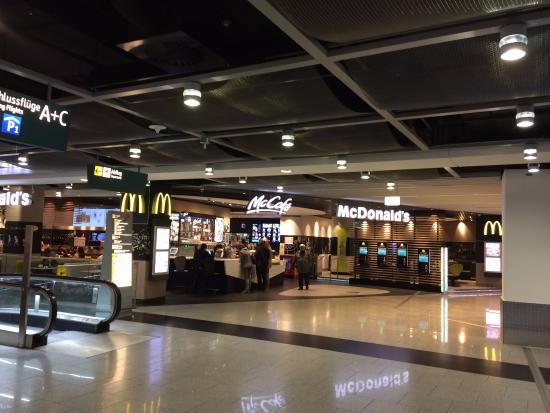 McDonalds im Flughafen